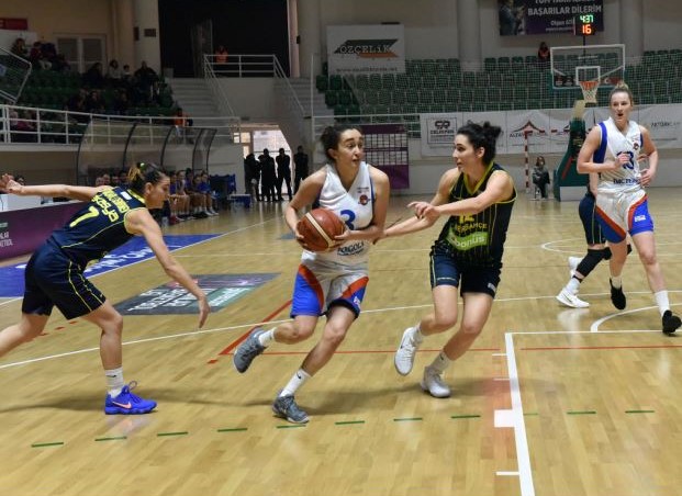 BORNOVA BECKER SPOR MAĞLUP OLDU