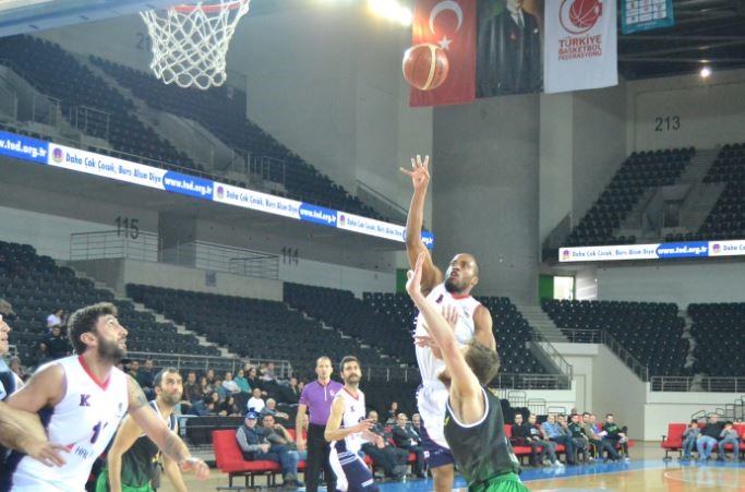 HALK ENERJİ TED ANKARA KOLEJLİLER AKHİSAR BLD. KARŞISINDA 90-71 GALİP