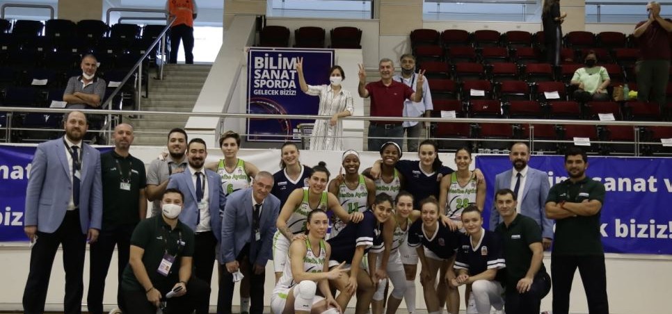 NESİBE AYDIN HIZ KESMEDİ!